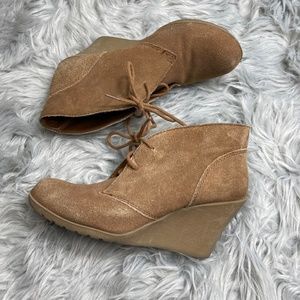 White Mountain Leather Wedge Booties, size 7.5